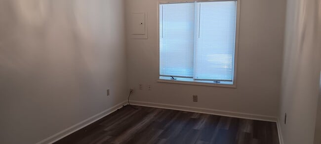 Building Photo - Christiansburg, 2 BR / 1 BA, Available Now