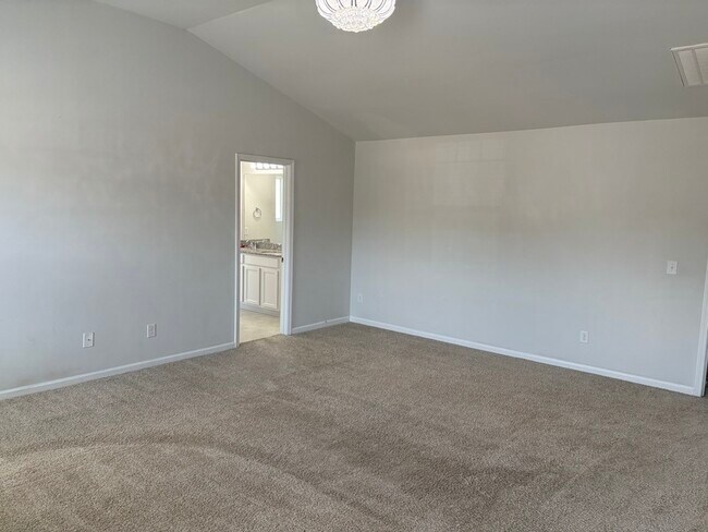 Building Photo - 407 Lakemont Dr