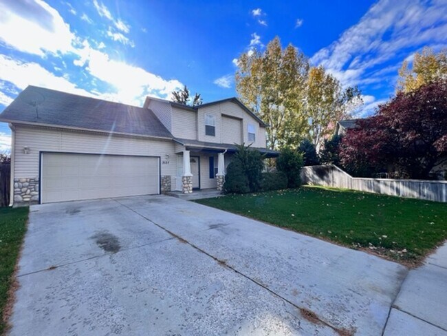 Building Photo - 3137 W Pudu St