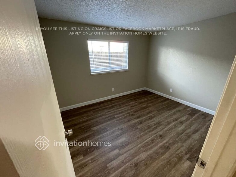 Building Photo - 7840 1st Draw Way