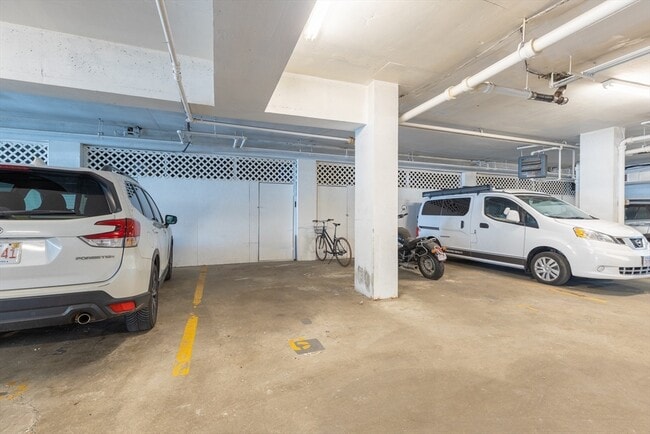 Building Photo - 100 Marion St