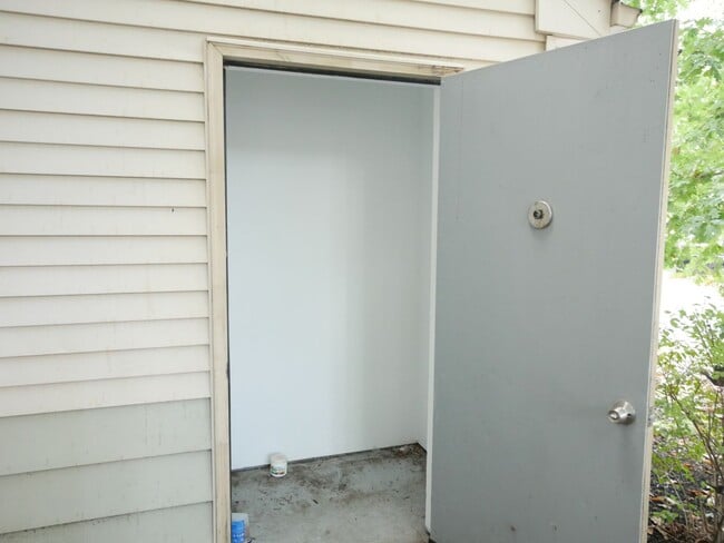 Building Photo - 60 Acres Reserve Condominium - 2 BR 1 BA W...