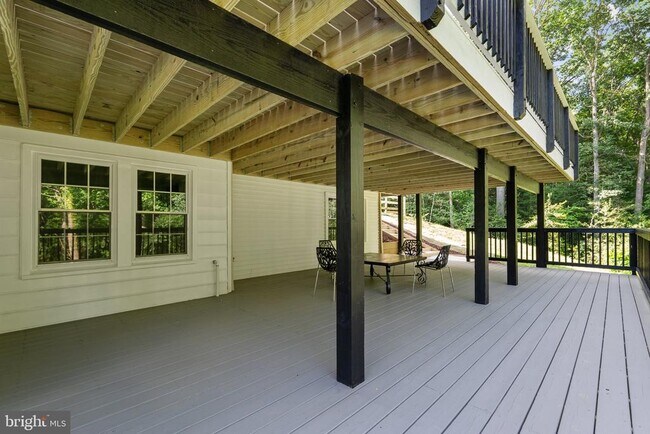 Building Photo - 10899 Woodland Falls Dr