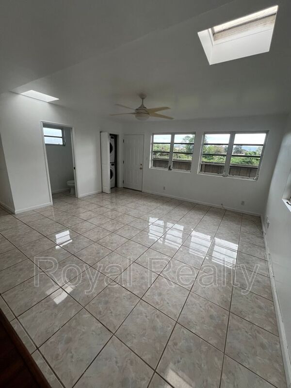 Building Photo - 94-433-433 Lanikuhana Pl