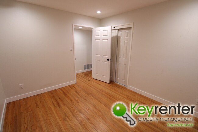 Building Photo - 4741 Foster Way