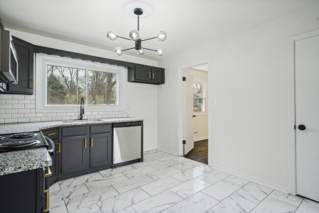 Building Photo - 7109 Conser St