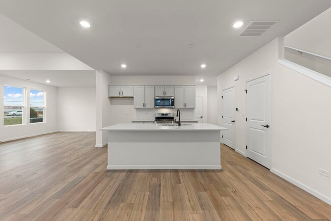 Building Photo - 2727 Lawlor Ln