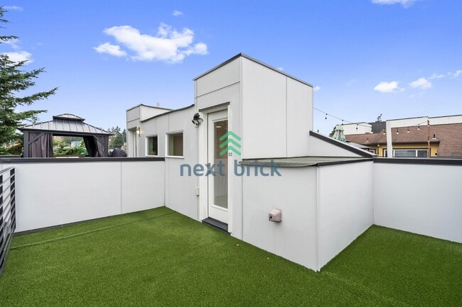 Building Photo - 2 Bed 2 Bath Single-family House Available for Rent!