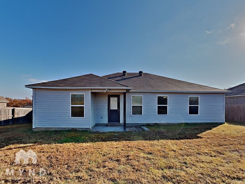 Building Photo - 949 Pinehurst Loop