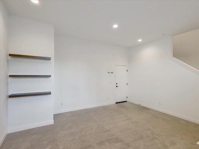 Building Photo - 1452 N Harbor Blvd
