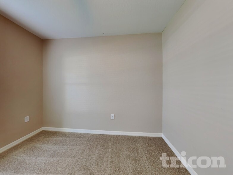 Building Photo - 1016 15th St NE