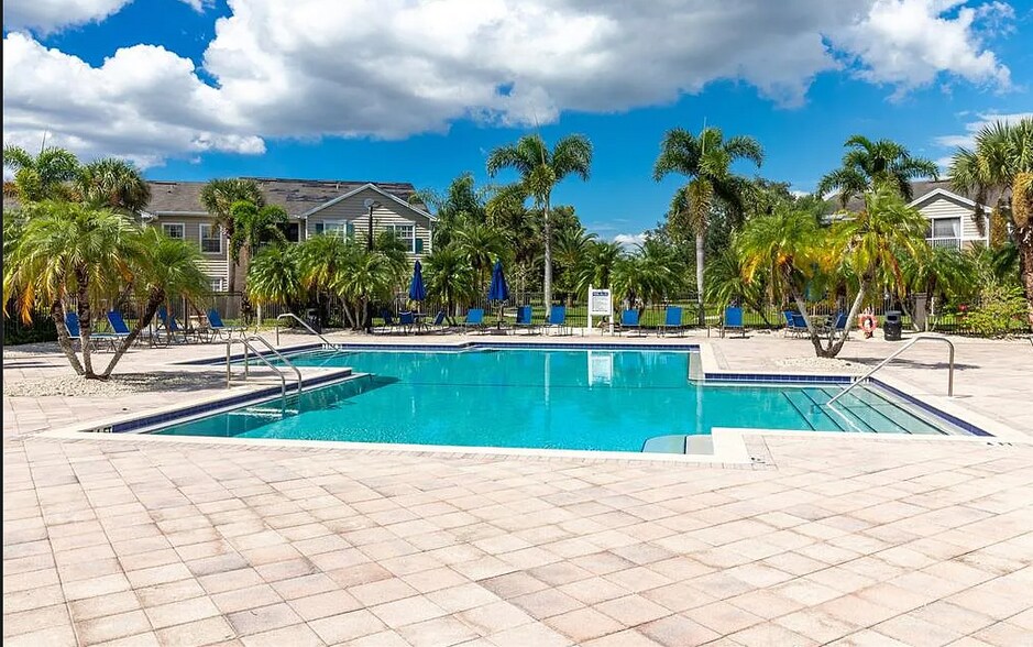 FOR RENT 2BR/2BA Condo in Lakewood Ranch, FL - 7411 Vista Way