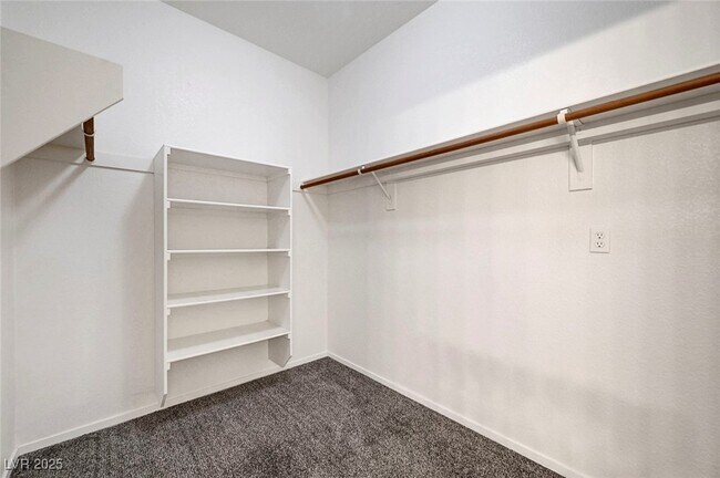 Building Photo - 10552 Pine Pointe Ave