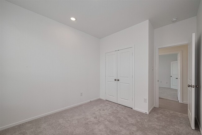 Building Photo - 6743 Iron Clover Dr