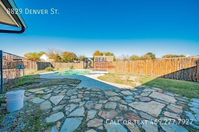 Building Photo - 8829 Denver St