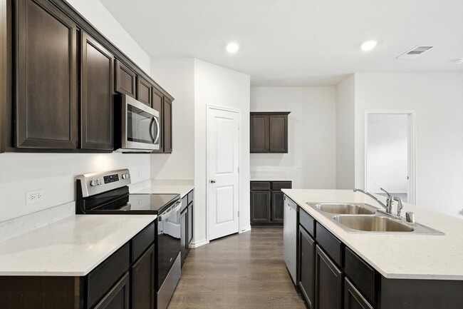 Building Photo - 11112 W Pond Dr