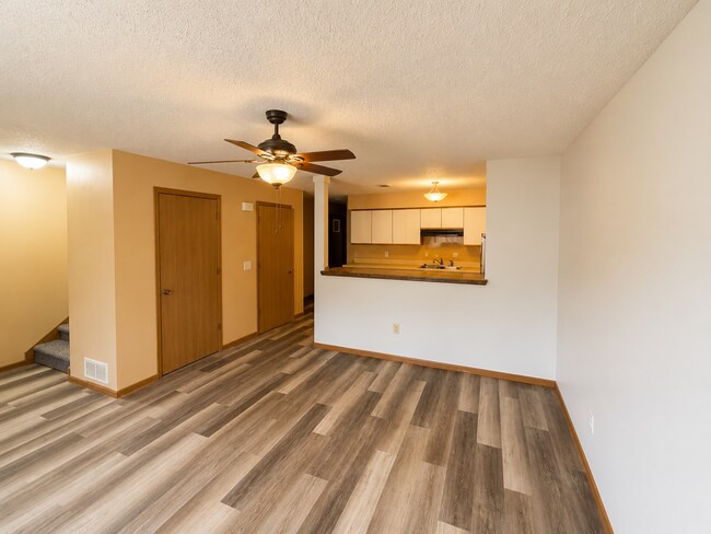 Building Photo - 4 Bedroom Westside Townhome | Great Location | Low-Maintenance Living