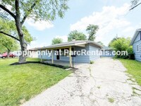 Building Photo - 3301 Chrysler St