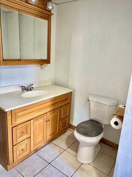 Building Photo - 244 E Broadway