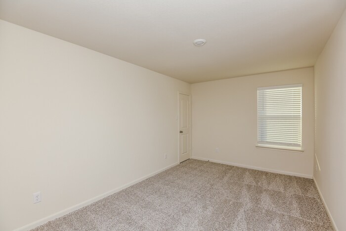 Building Photo - 10900 Gray Mare Dr