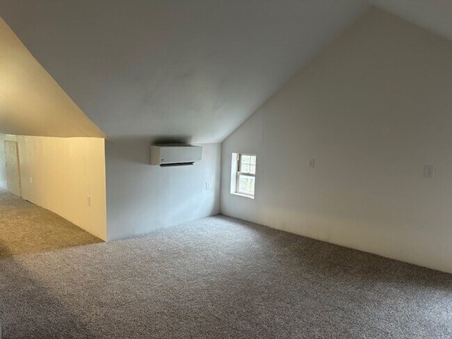Building Photo - Palmyra School District 2 Bedroom 1.5 Bath...