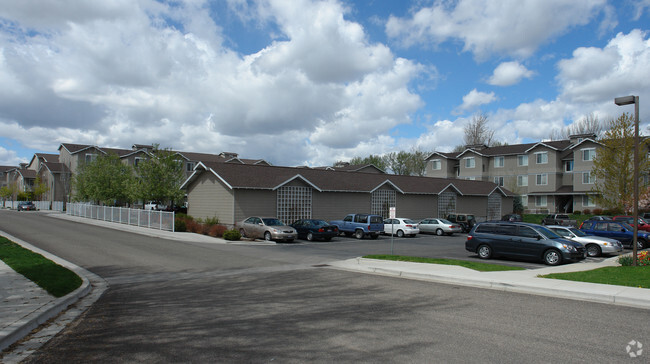 Building Photo - Logger Creek at Parkcenter