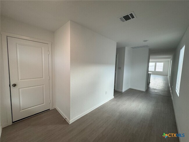 Building Photo - 3563 Prominence St