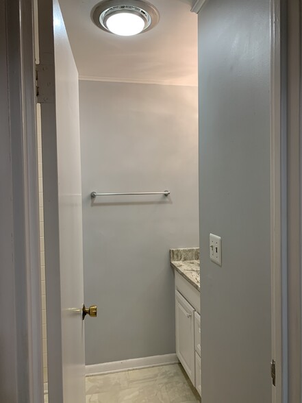 Building Photo - 231 Canal Park Dr