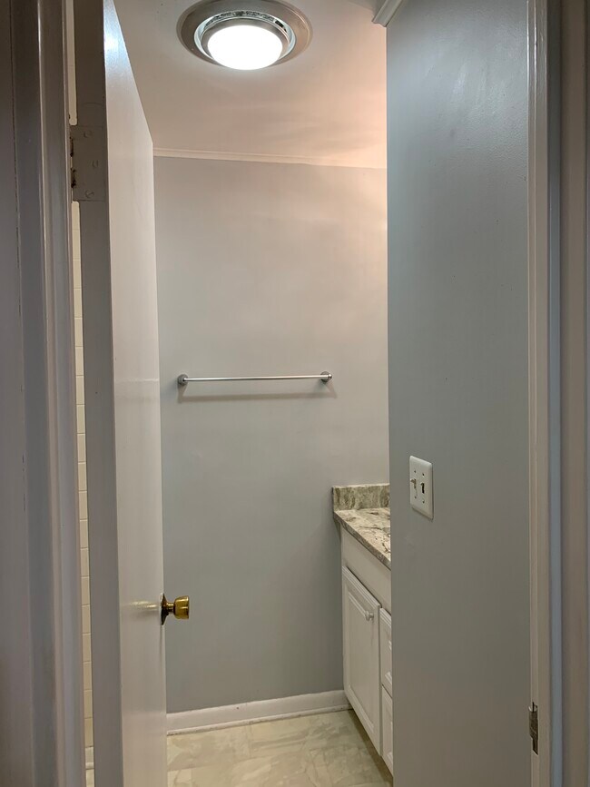 Building Photo - 231 Canal Park Dr