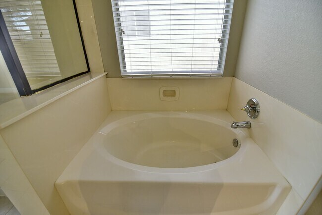 Building Photo - 6157 Copper Crest Dr