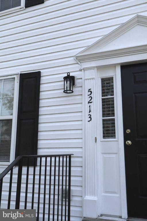 Building Photo - 5213 Zephyr Ave