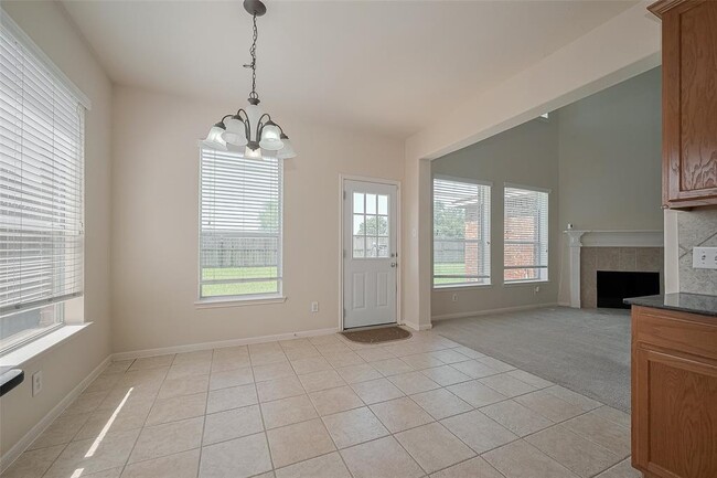 Building Photo - 21627 Cozy Hollow Ln