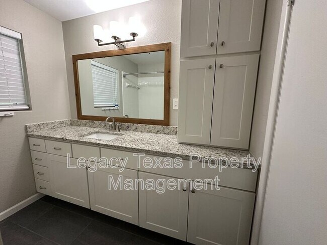 Building Photo - 3613 Wedghill Way