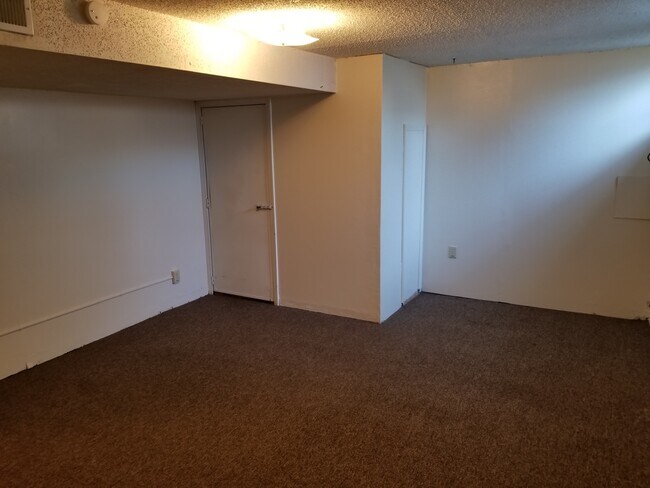 Building Photo - 1836 Todd Rd