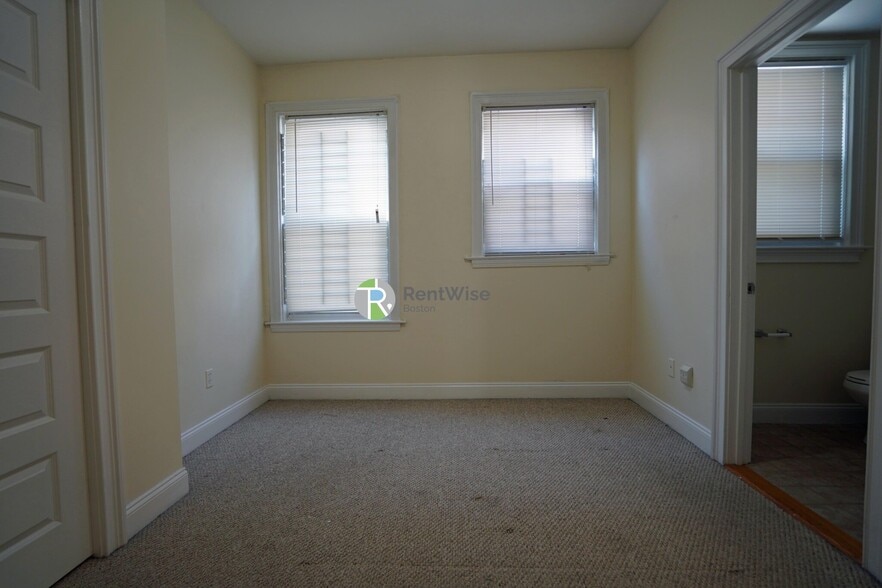 Building Photo - 53 Ashford St