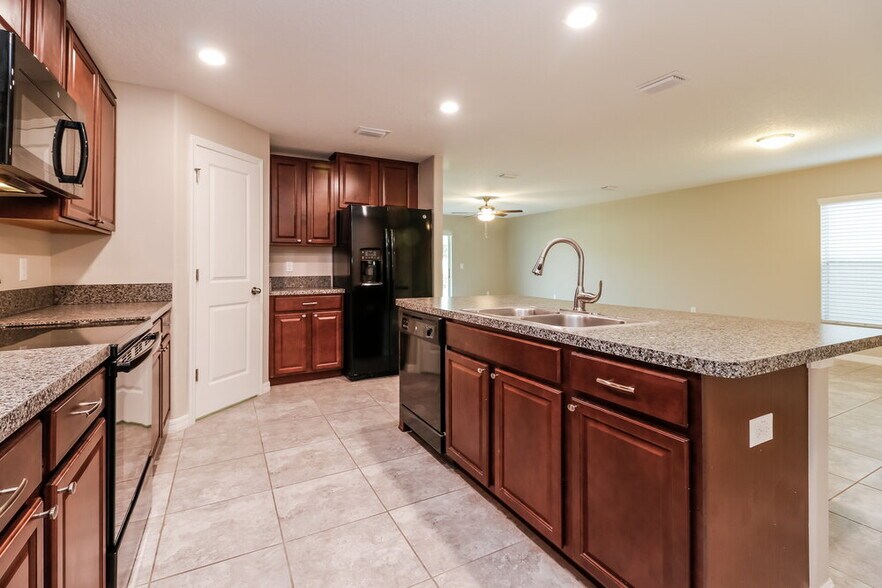 Building Photo - 1505 Climbing Dayflower Dr