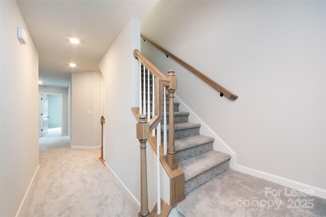 Building Photo - 2550 Lydia Ave