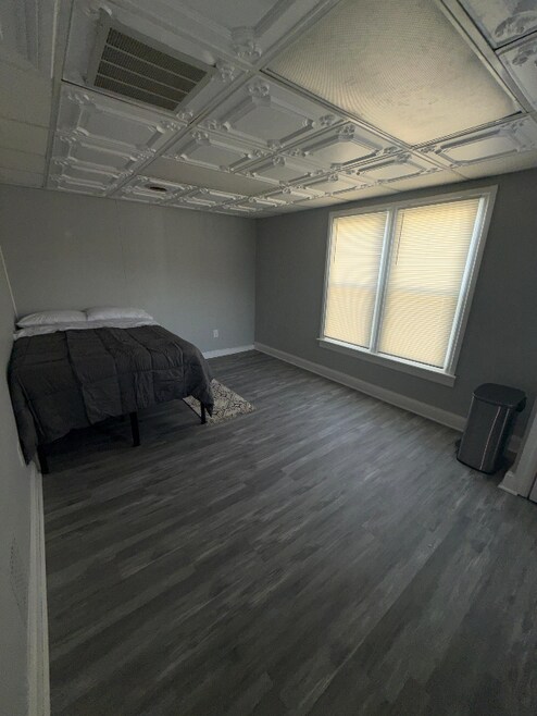 Building Photo - 17604 Virginia Ave