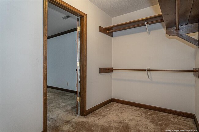 Building Photo - 6821 Thames Dr