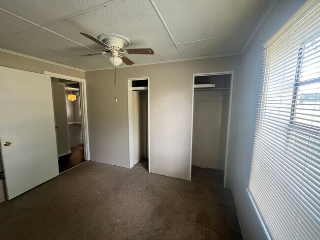 Building Photo - 1105 Lingo Rd