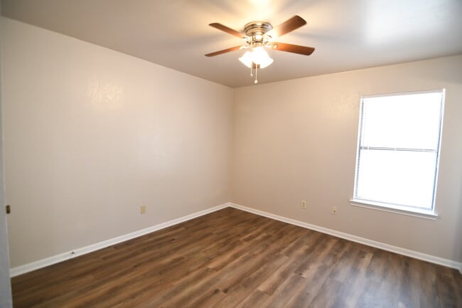 Building Photo - 1133 Lindsey Cir