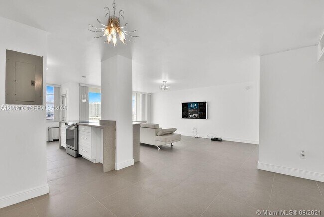 Building Photo - 18041 Biscayne Blvd