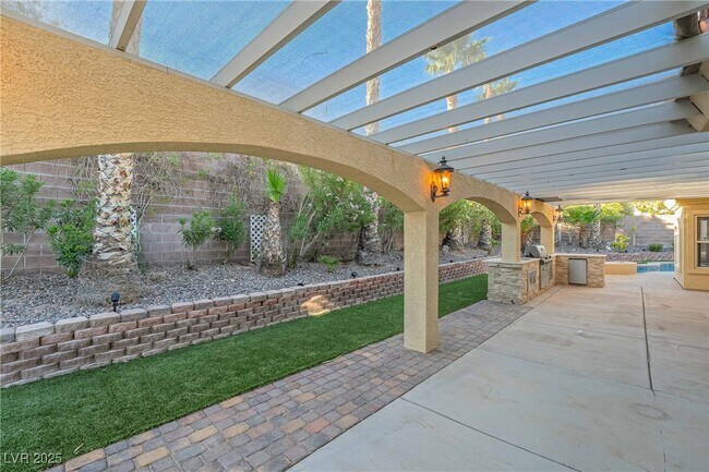 Building Photo - 2583 Mizzoni Cir