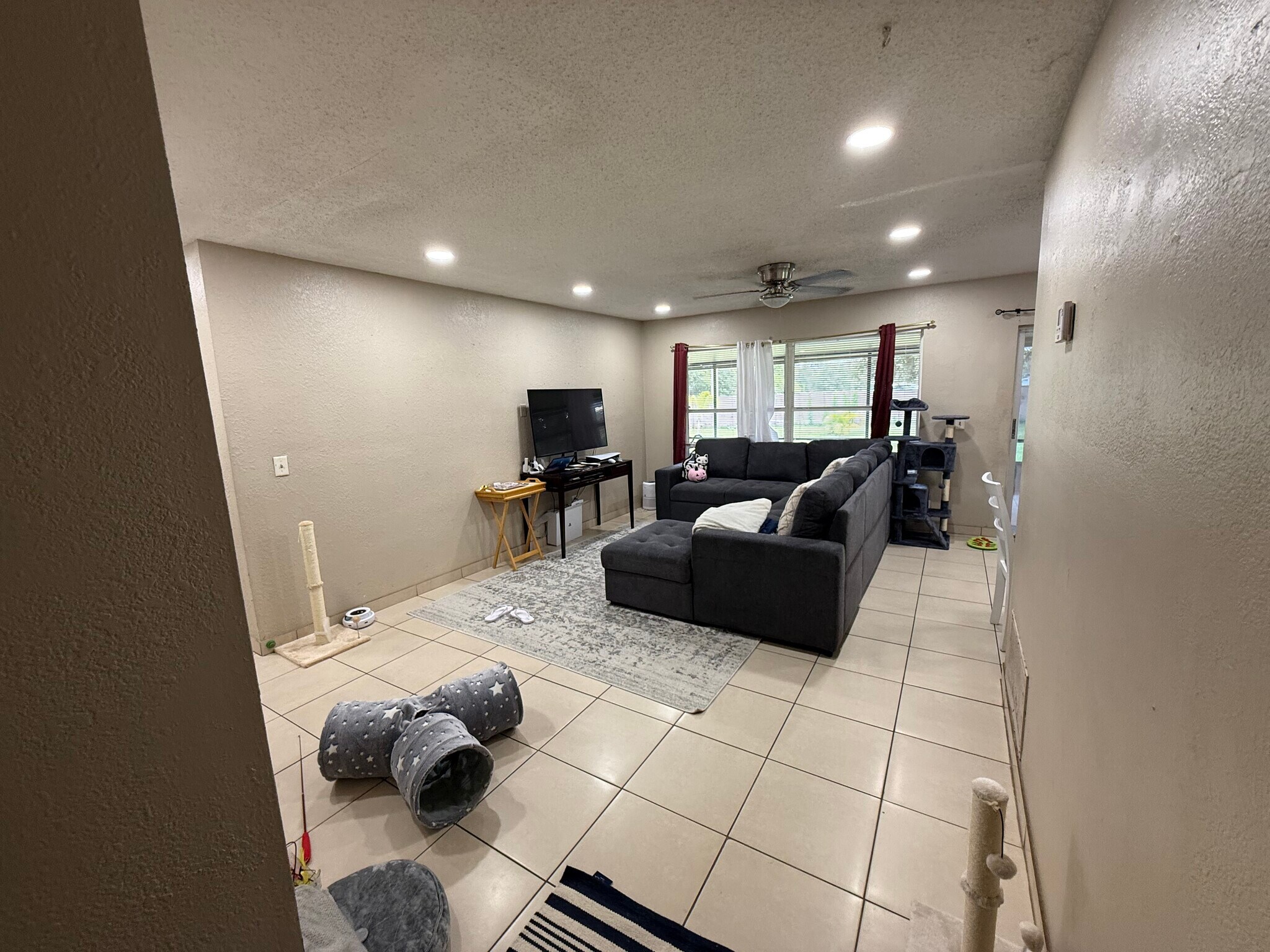 Building Photo - 5860 Mattox St