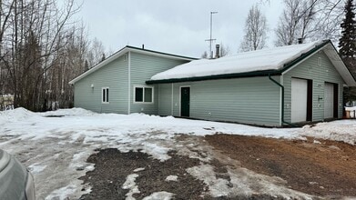 Building Photo - Location Location Location! 2 Bedroom with...
