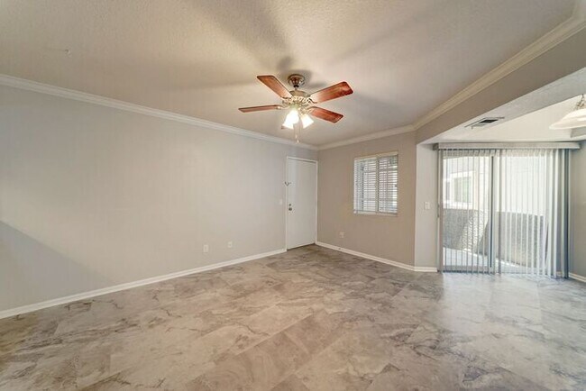 Building Photo - MOVE IN SPECIALS 2 weeks FREE - Townhouse with 2 Bedrooms 2 Bath!