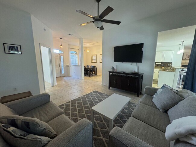 Building Photo - Gulf Breeze - Melissa Oaks - 4 Bedroom, 2 Bathroom w/ pool