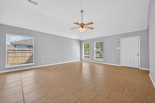 Building Photo - 18402 Willow Moss Dr