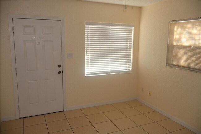 Building Photo - 2411 W Lemon St