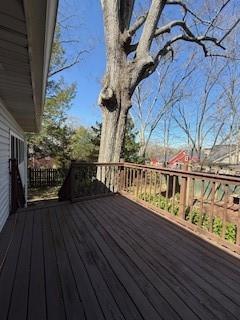 Building Photo - 86 Maxwell Ave SW